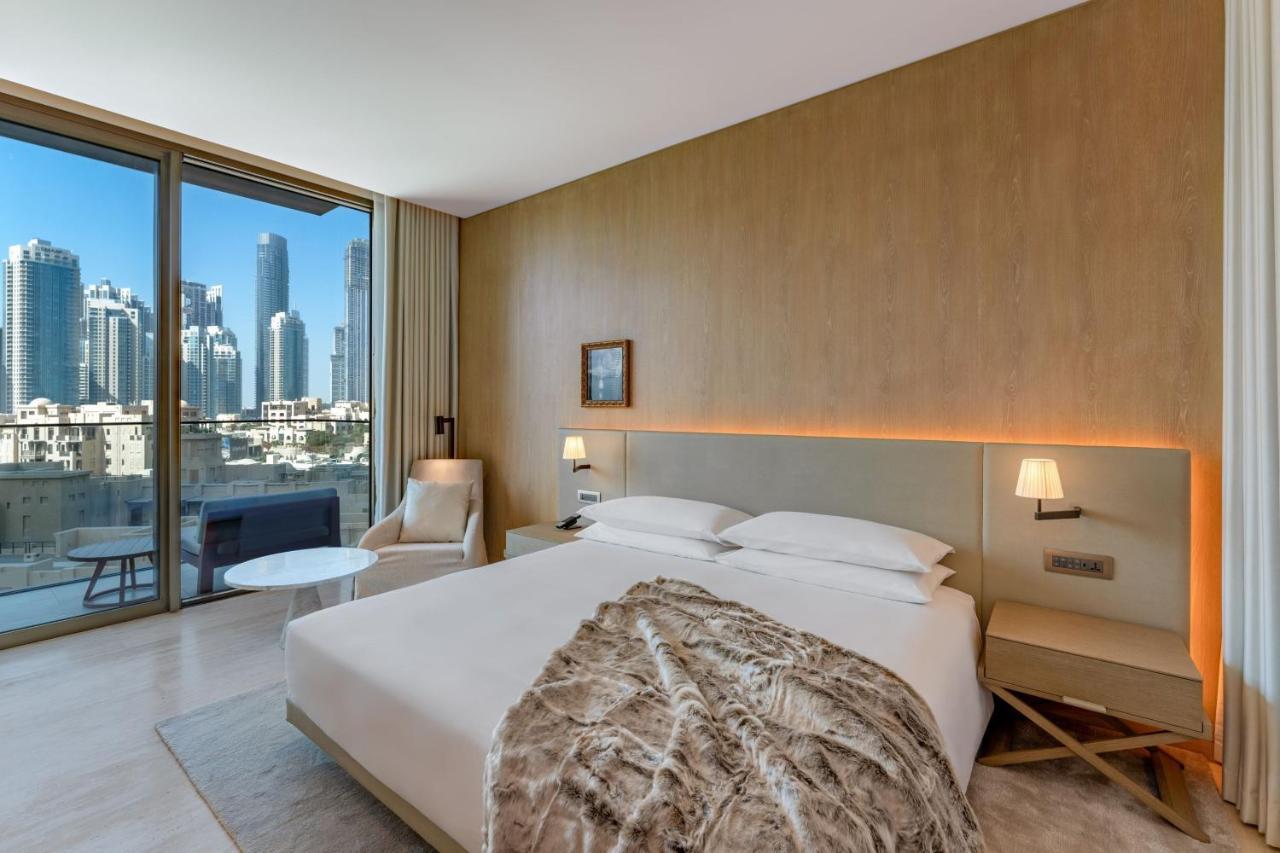 The Dubai Edition Экстерьер фото A bedroom at the hotel