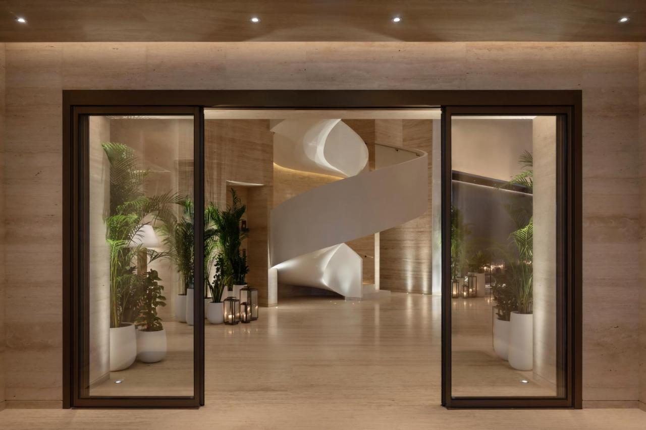 The Dubai Edition Экстерьер фото The entrance of the hotel